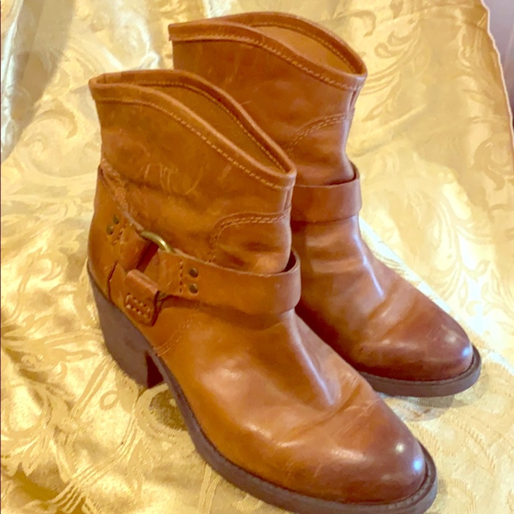 Short boot